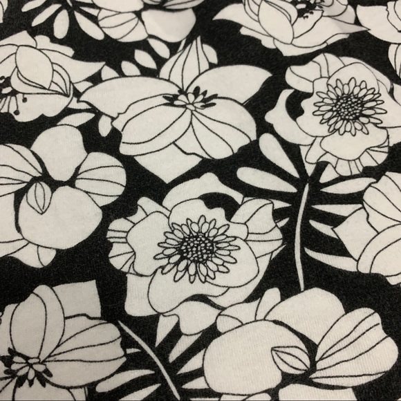 Girls print dress by Jumping Beans. Size 3t - Picture 4 of 7